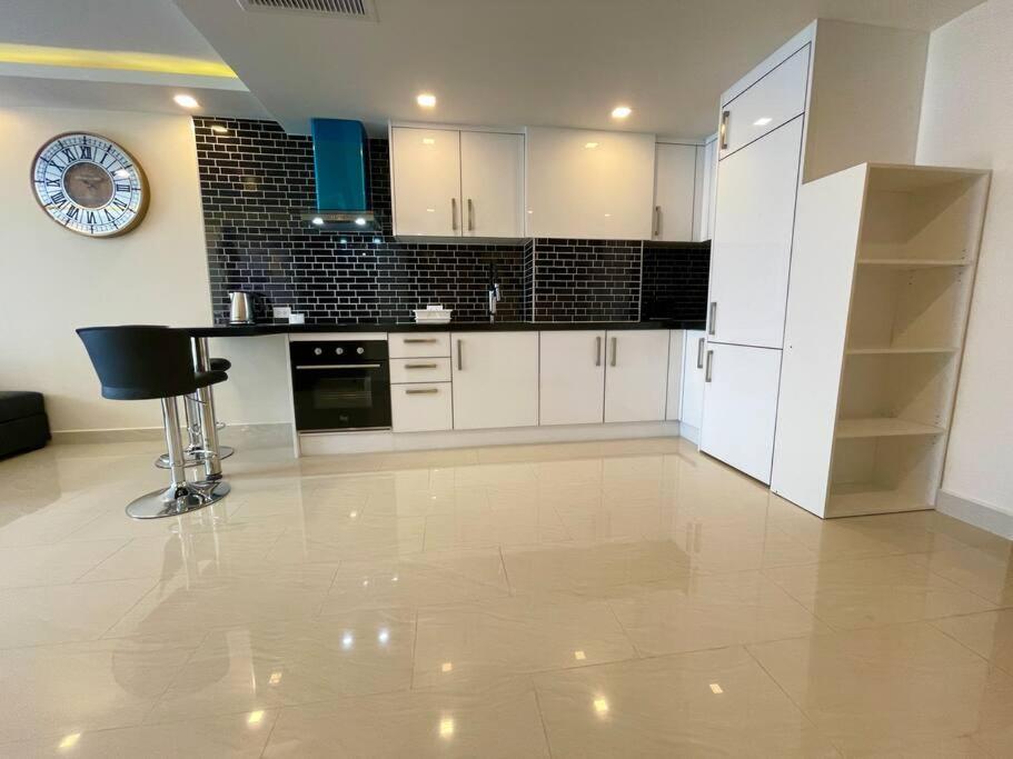 Large Luxury, Pool View, Grand Avenue, Pattaya - 202 Apartment Exterior photo